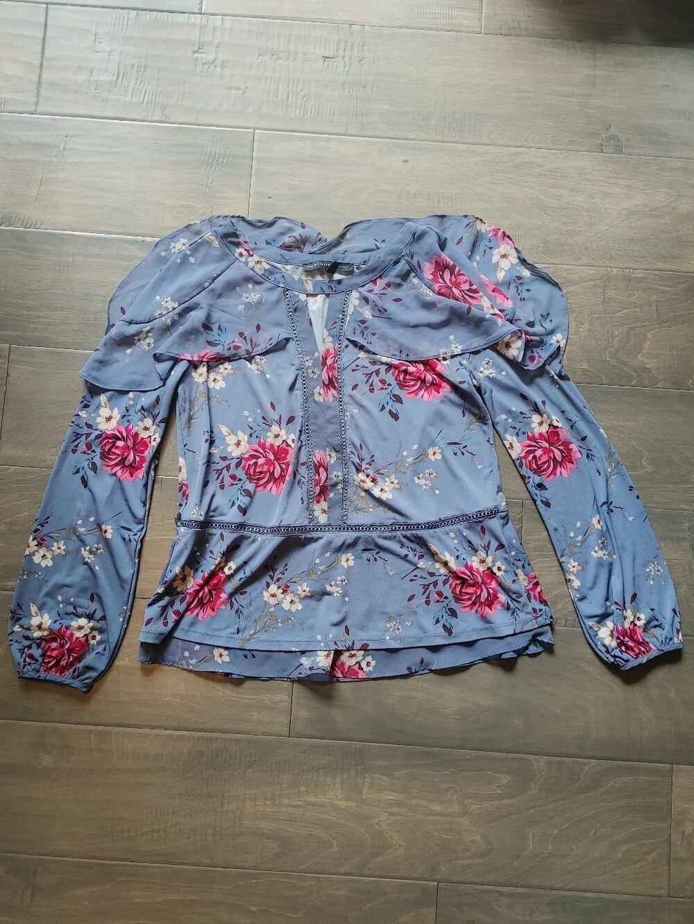 WHITE HOUSE BLACK MARKET Floral Ruffle Long Sleeve Pullover Blouse